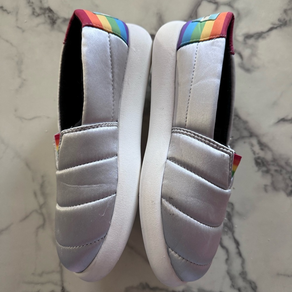 Toms Alpargata Mallow Rainbow Silver Pride Slip Ons - Picture 3 of 8